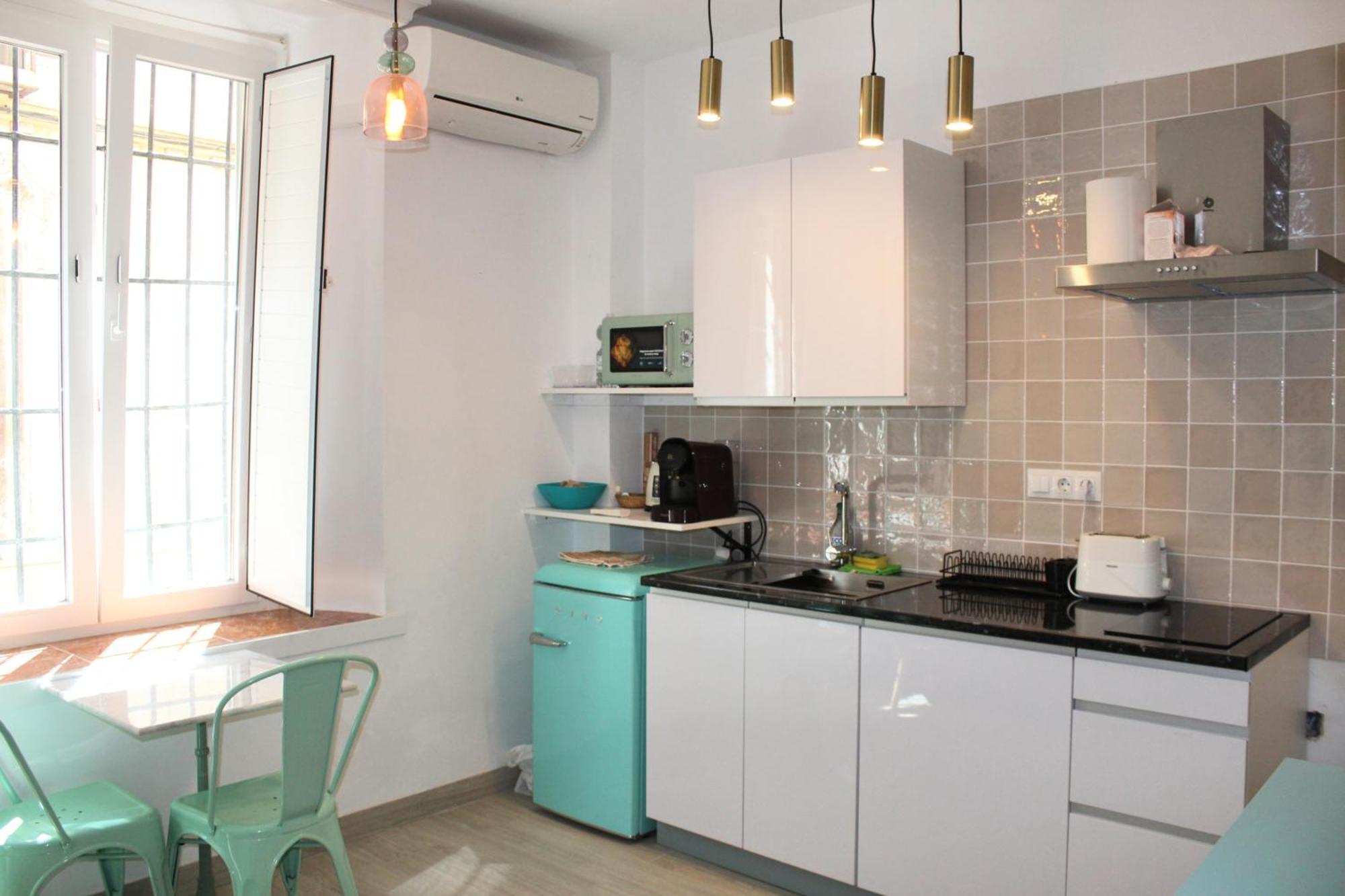 Iyourbasics Lovely Studio Hinestrosa 23 Free Wifi&Ac Málaga Eksteriør bilde