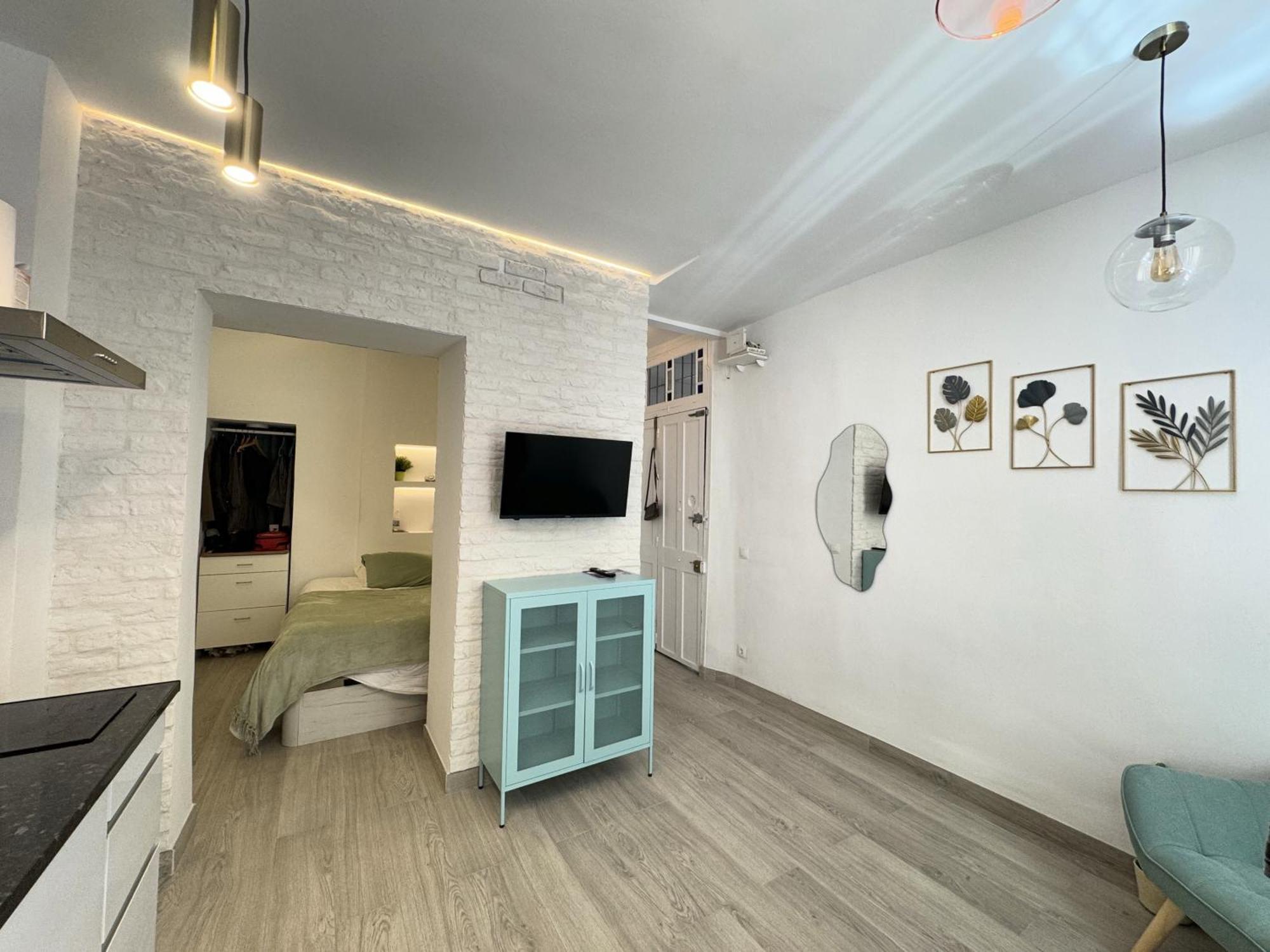 Iyourbasics Lovely Studio Hinestrosa 23 Free Wifi&Ac Málaga Eksteriør bilde